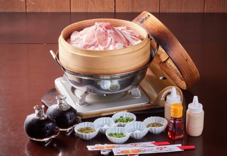 【金アグー豚のセイロ蒸し】　ロース・モモ・新鮮やんばる野菜