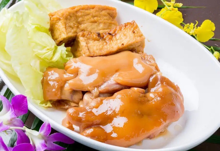 テビチ(豚足)の煮付け