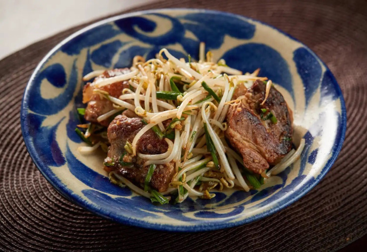 軟骨ソーキともやしのシャキシャキ炒め